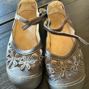 Jambu brown shoes 9.5